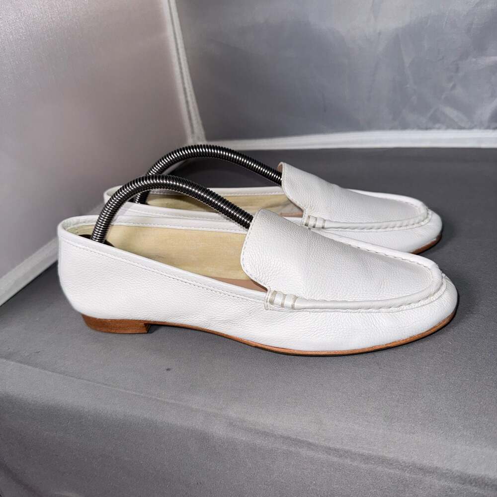 Taryn Rose Collection Diana White Pebble Grain Leather Loafers Size 6.5B